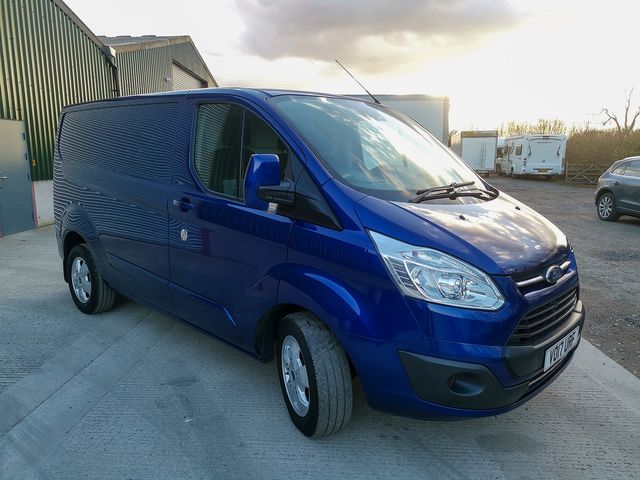 FORD Transit Custom 2.0TD 130PS 270 Limited FWD L1 (2017) - Picture 5