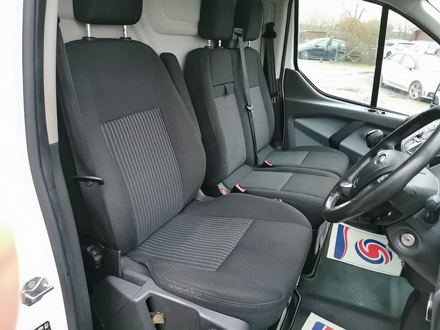 FORD Transit Custom 2.2TD 100PS 270 Trend FWD L1 (2016) - Picture 18