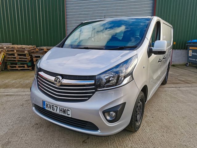 VAUXHALL Vivaro Sportive 2700 1.6CDTI BT (125) S/S L1H1 (2017) - Picture 9