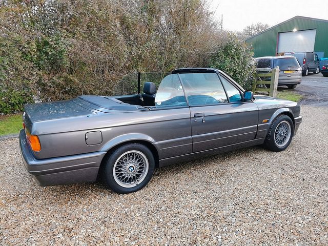 BMW E30 325i Motorsport Special Edition Convertible (1991) - Picture 29