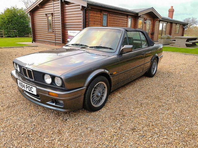 BMW E30 325i Motorsport Special Edition Convertible (1991) - Picture 3