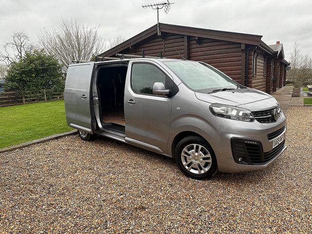 VAUXHALL Vivaro L2 Sportive 2900 1.5 (100PS) Turbo D S/S (2019) - Picture 3