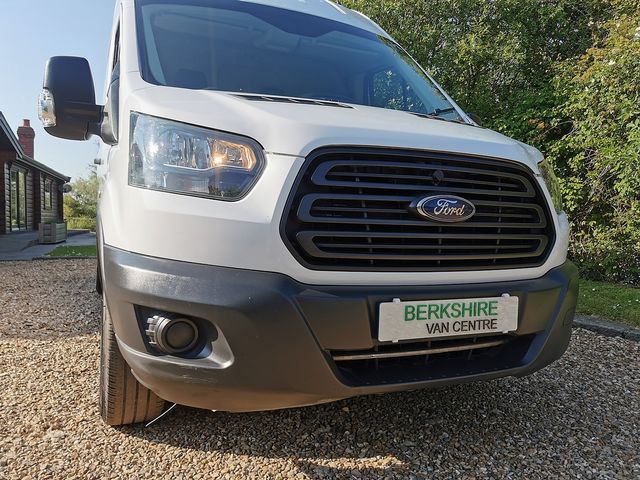 FORD Transit 2.0TDCI 130PS 350 L3H3 FWD (2018) - Picture 11