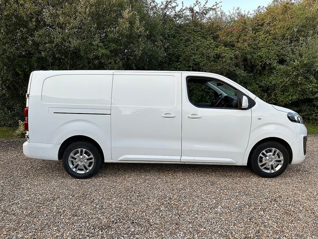 VAUXHALL Vivaro L1 Sportive 3100 2.0 (120PS) Turbo D S/S (2019) - Picture 2