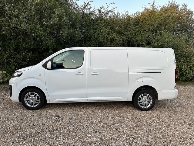 VAUXHALL Vivaro L1 Sportive 3100 2.0 (120PS) Turbo D S/S (2019) - Picture 7