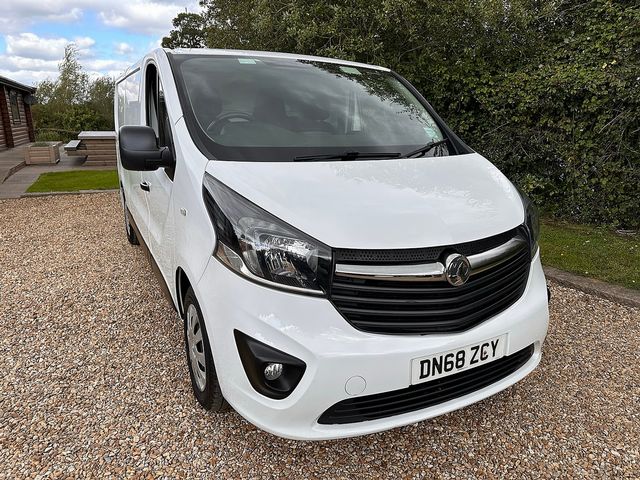 VAUXHALL Vivaro Sportive 2700 1.6CDTI (120) L2H1 (2018) - Picture 10