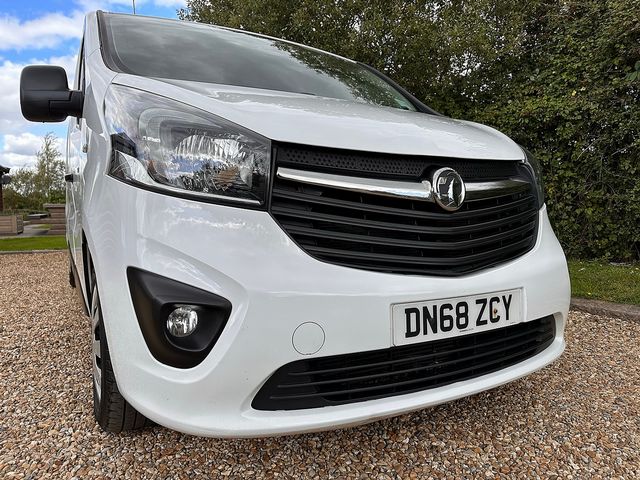 VAUXHALL Vivaro Sportive 2700 1.6CDTI (120) L2H1 (2018) - Picture 12