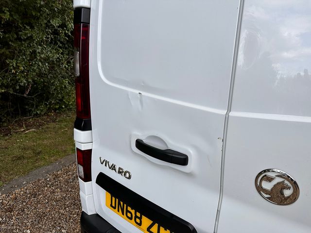 VAUXHALL Vivaro Sportive 2700 1.6CDTI (120) L2H1 (2018) - Picture 17