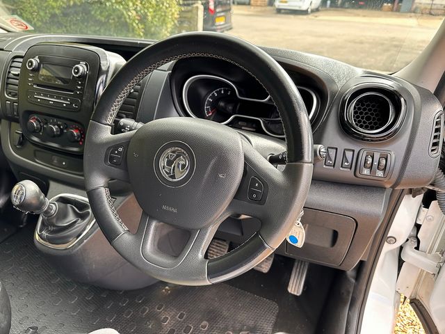 VAUXHALL Vivaro Sportive 2700 1.6CDTI (120) L2H1 (2018) - Picture 22