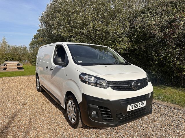 VAUXHALL Vivaro Dynamic 2900 1.5 (100PS) Turbo D S/S (2020) - Picture 10