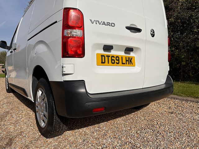 VAUXHALL Vivaro Dynamic 2900 1.5 (100PS) Turbo D S/S (2020) - Picture 3