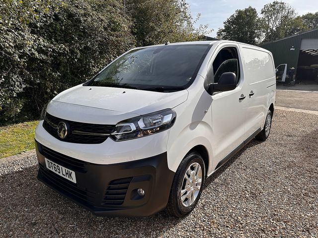 VAUXHALL Vivaro Dynamic 2900 1.5 (100PS) Turbo D S/S (2020) - Picture 8