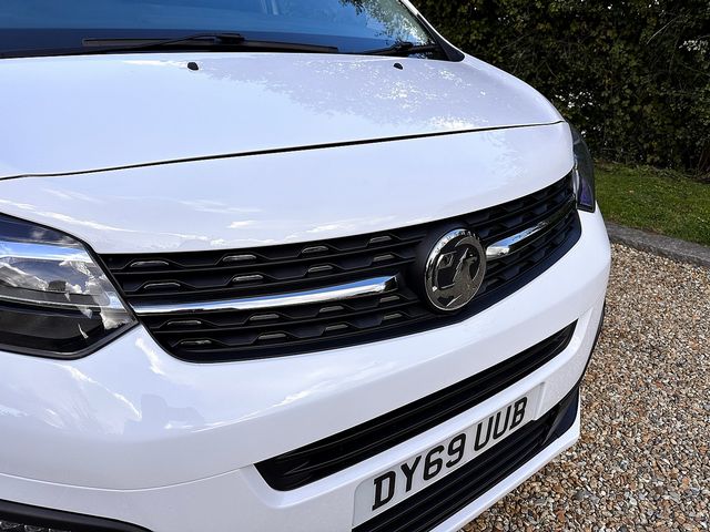 VAUXHALL Vivaro L2 Sportive 2900 1.5 (100PS) Turbo D S/S (2019) - Picture 15