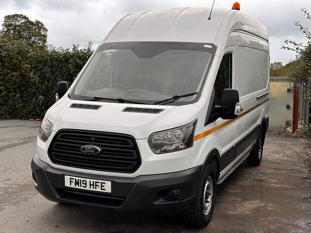 FORD Transit 2.0TDCI 130PS 350 L3H3 (2019) - Picture 10