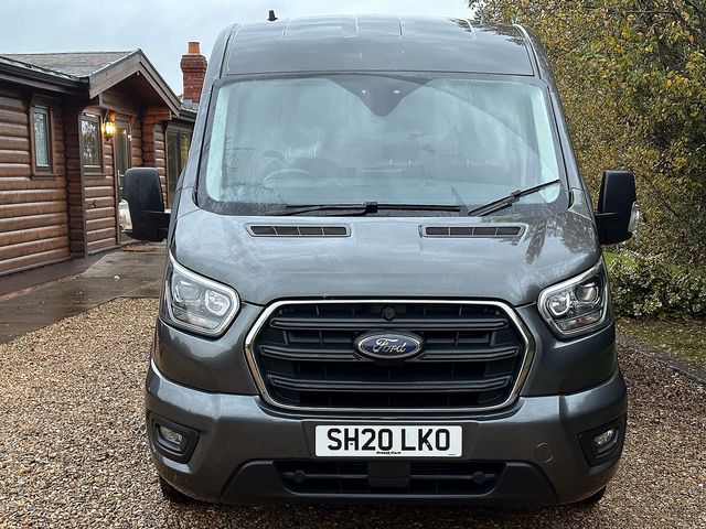 FORD Transit 2.0TDCI 130PS Auto 310 L2H2 Limited FWD (2020) - Picture 9