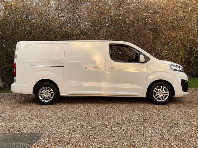 VAUXHALL Vivaro L1 Sportive 2900 1.5 (100PS) Turbo D S/S (2019) - Picture 2