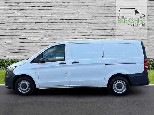 MERCEDES Vito 114 Cdi Bluetec RWD SWB (2019) - Picture 3