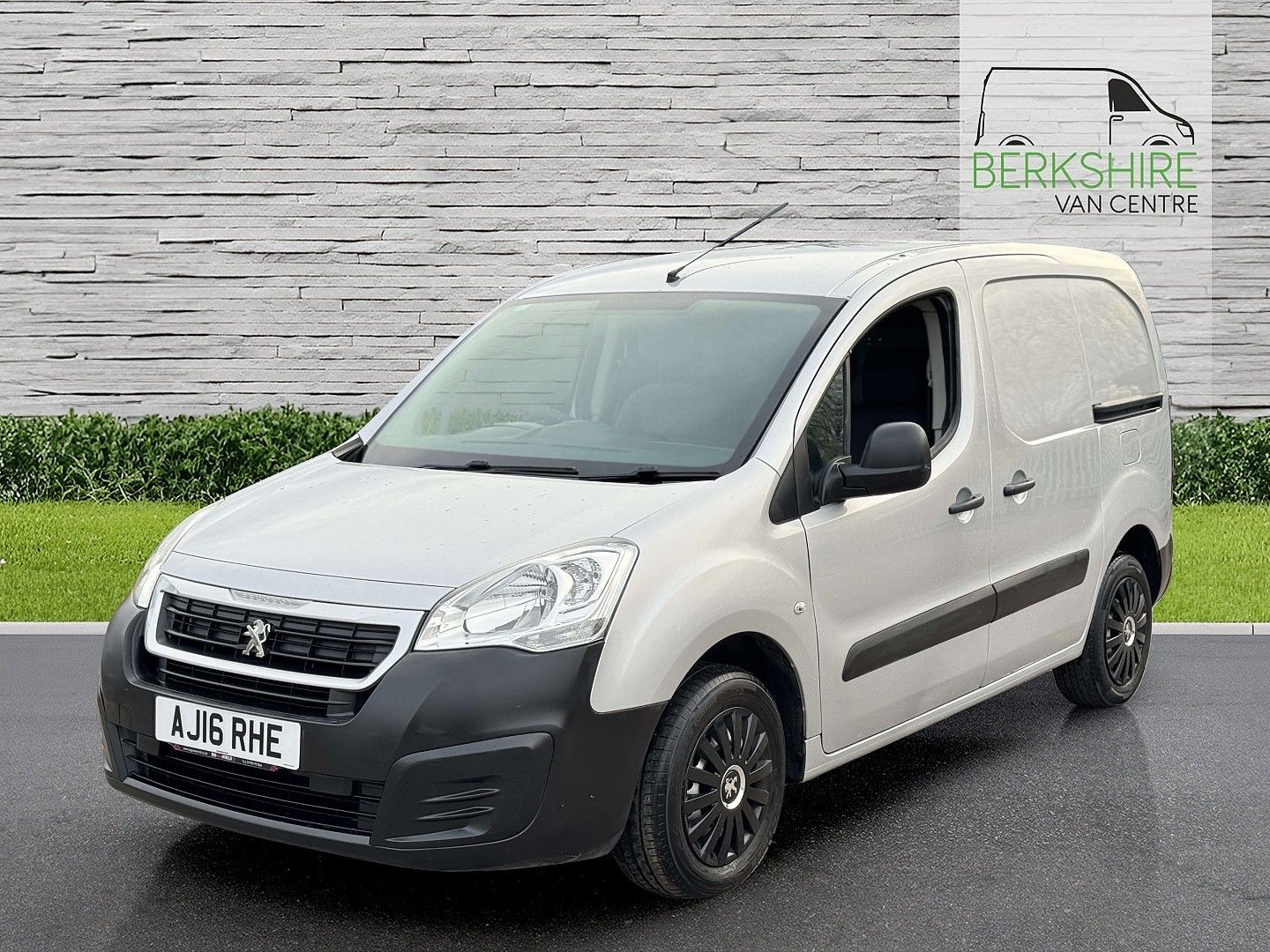 PEUGEOTPartner1.6L BlueHDi 100 L1 SE for sale