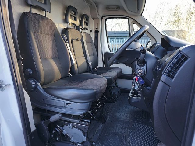 PEUGEOT Boxer 2.0 BlueHDi 335 L3 H2 130 (2018) - Picture 13