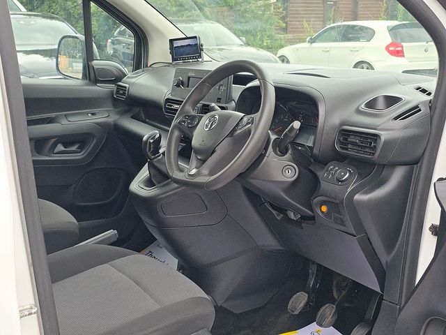 VAUXHALL Combo Sportive 2300 1.5 (100PS) TD S/S Eu6.2 (2019) - Picture 11