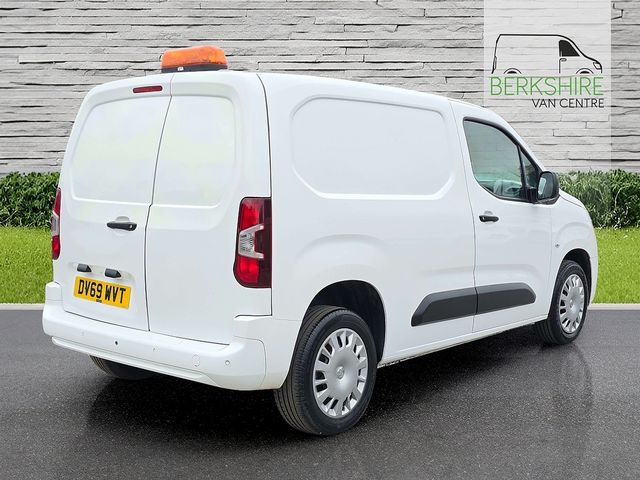 VAUXHALL Combo Sportive 2300 1.5 (100PS) TD S/S Eu6.2 (2019) - Picture 3