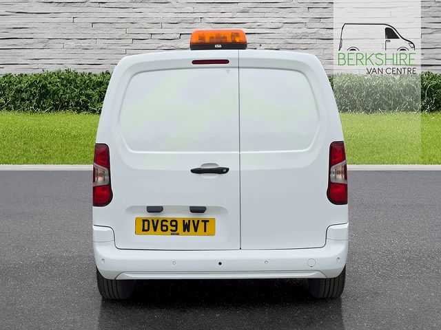 VAUXHALL Combo Sportive 2300 1.5 (100PS) TD S/S Eu6.2 (2019) - Picture 4